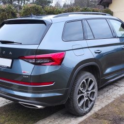 Skoda Kodiaq VRS
Przyciemnianie szyb
Tył 95% przyciemnienia
Użyta folia ceramiczna najnowszej generacji z dożywotnią gwarancją. 