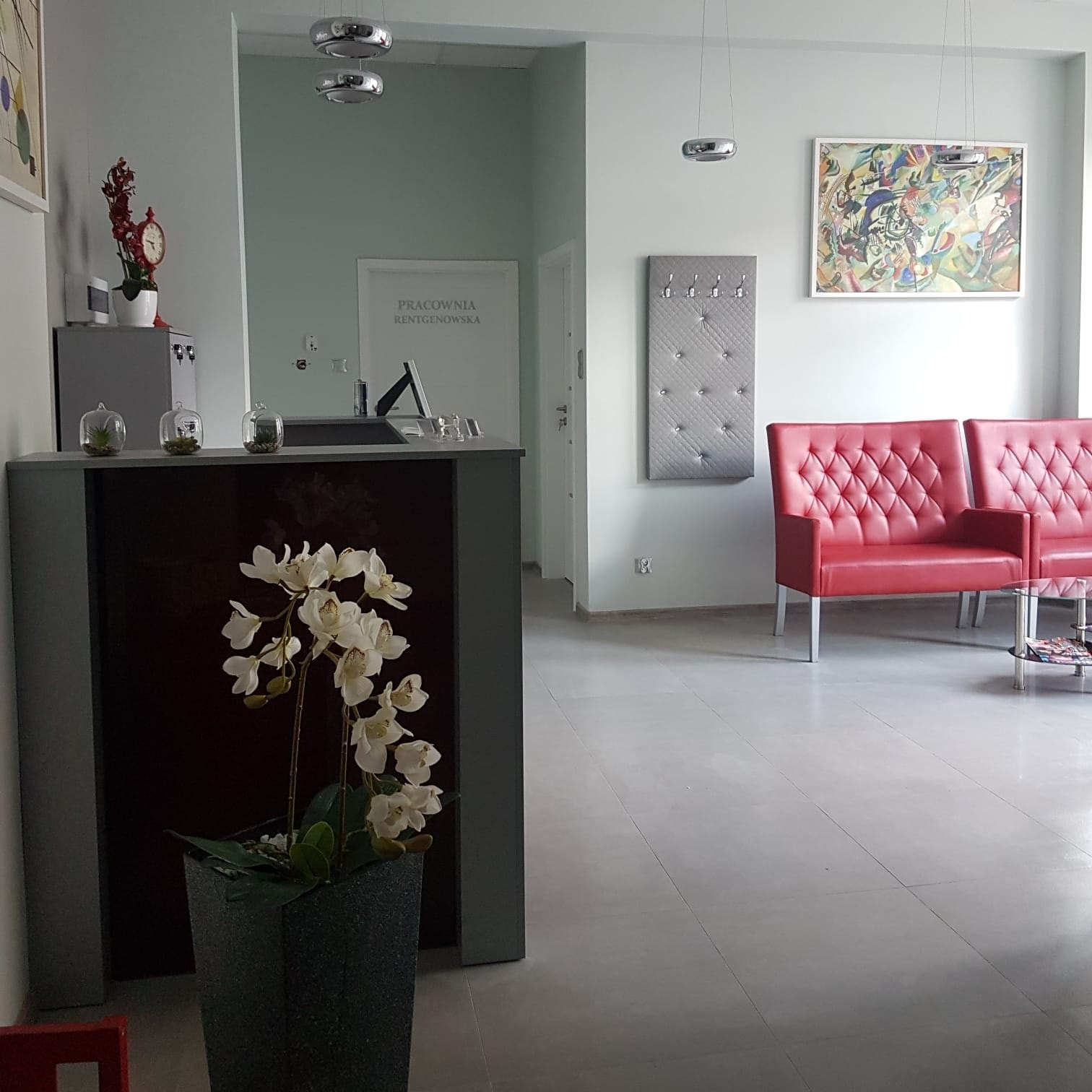 Zdjęcia RTG i panoramiczne zębów.