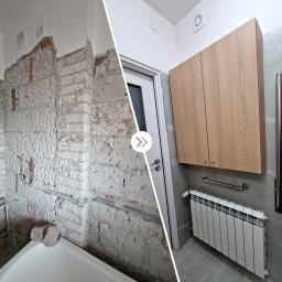 DP REM-BUD DANIEL PŁACHECKI - Porównanie stanu łazienki przed i po: surowa cegła i instalacje kontra wykończone płytki, szafka wisząca i grzejnik.