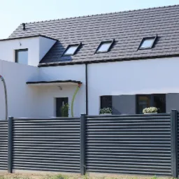 Ogromny dom z garażem.