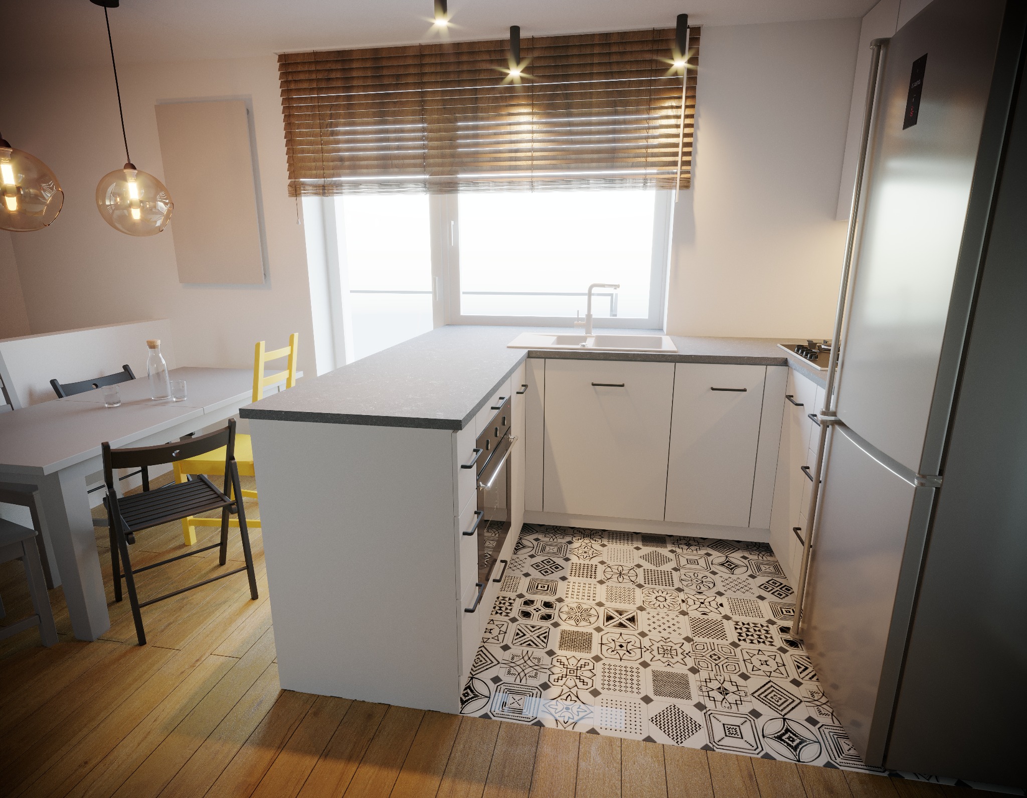 Jasna kuchnia z drewnianą podłogą i wzorzystą posadzką, widok na stół z krzesłami i okno z drewnianymi żaluzjami.