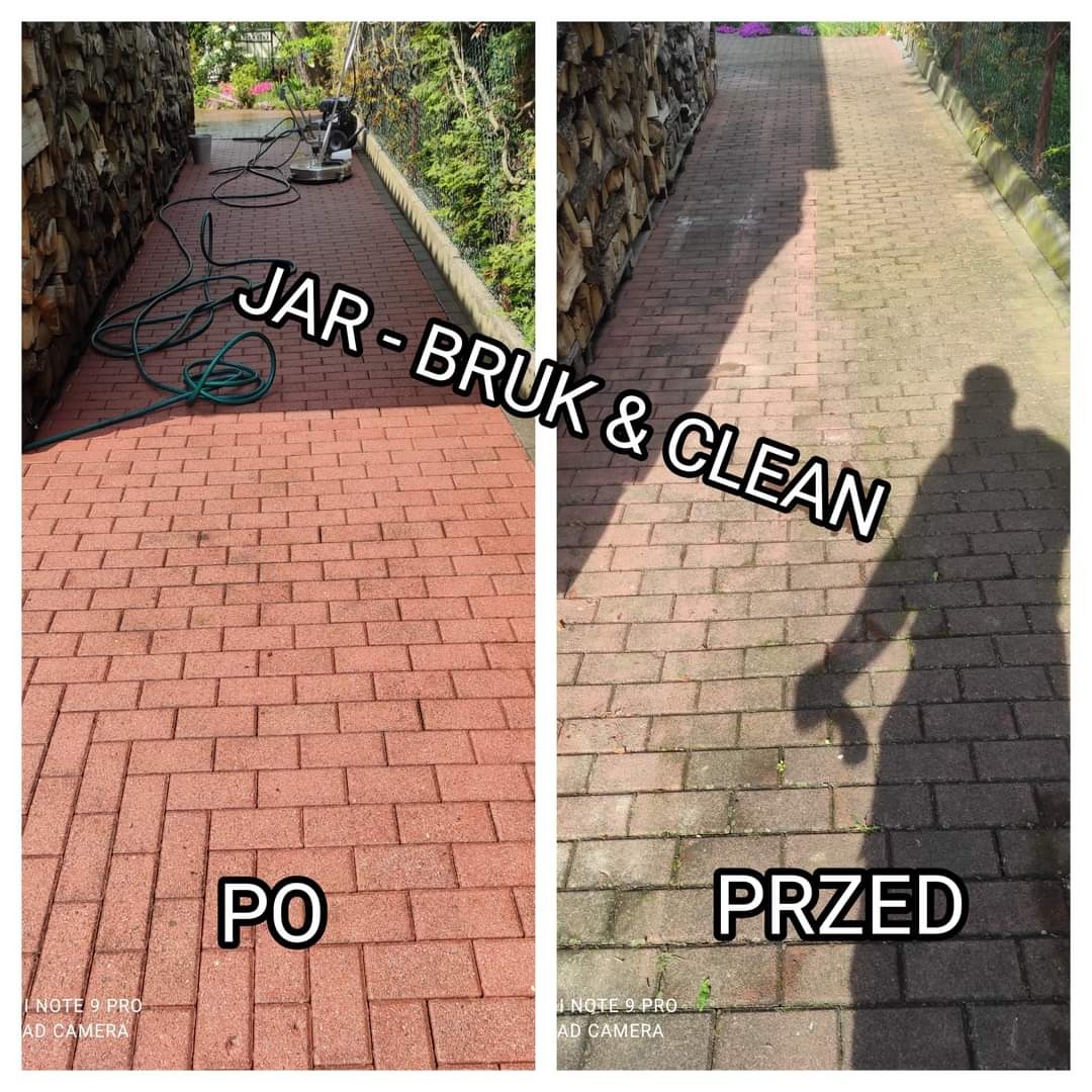 Porównanie stanu kostki brukowej przed i po czyszczeniu, z widoczną różnicą w kolorze i usuniętych zabrudzeniach. Po lewej stronie czysta, czerwona kostka, po prawej stronie zabrudzona kostka...