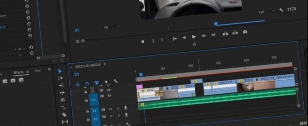 Interfejs oprogramowania do edycji wideo z widoczną osią czasu, zawierającą klipy wideo i ścieżki audio, z numerem '31' w lewym górnym rogu okna programu.