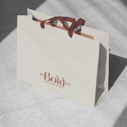 Identyfikacja wizualna marki odzieżowej.