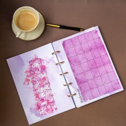 Projekt planeru rocznego z ilustracjami mojego autorstwa.