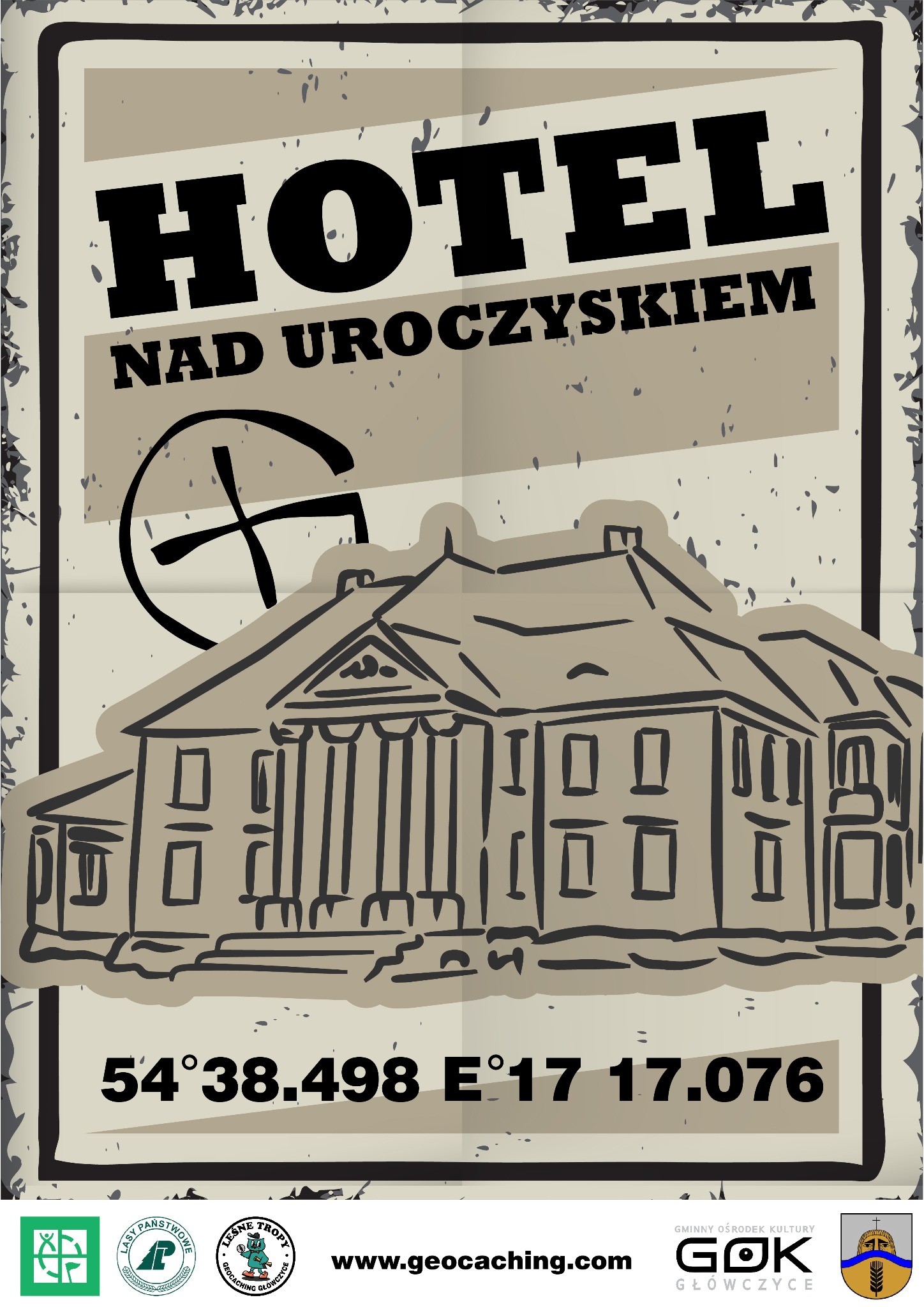 Stylizowana grafika przedstawiająca hotel 'Nad Uroczyskiem' w formie szkicu, z zaznaczonymi współrzędnymi geograficznymi i logo geocaching.com, przypominająca plakat lub mapę atrakcji turystycznej.