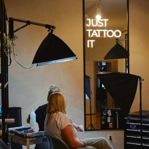 Neon ledowy do salonu tatuażu