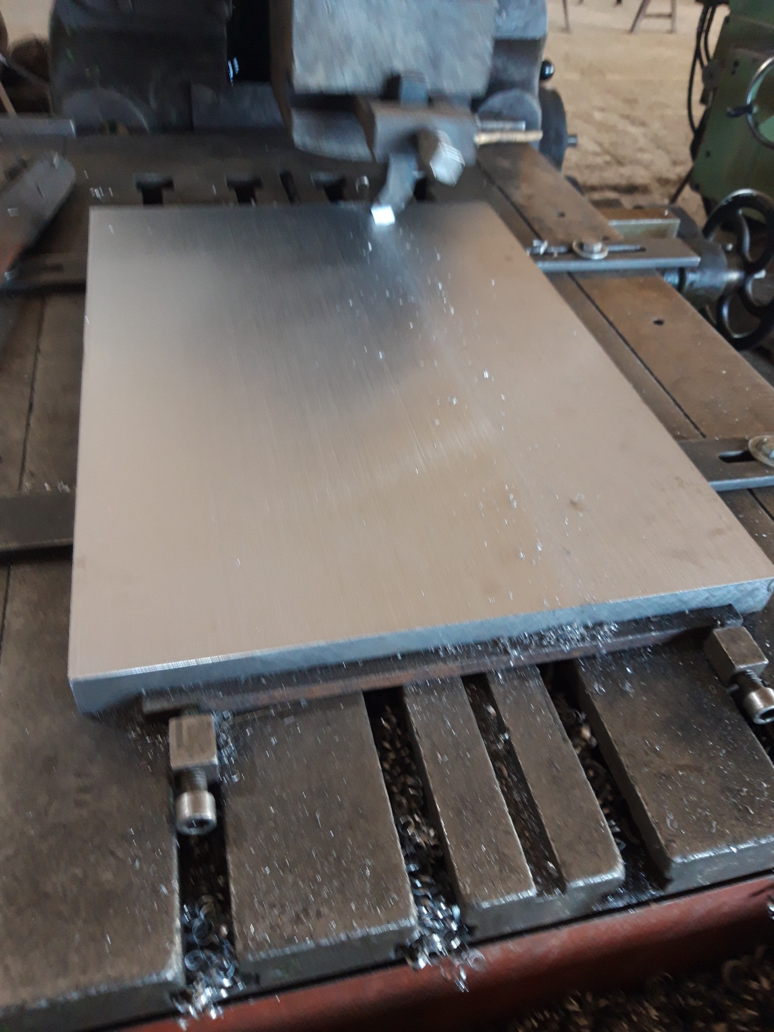 struganie i wyrównywanie blatów