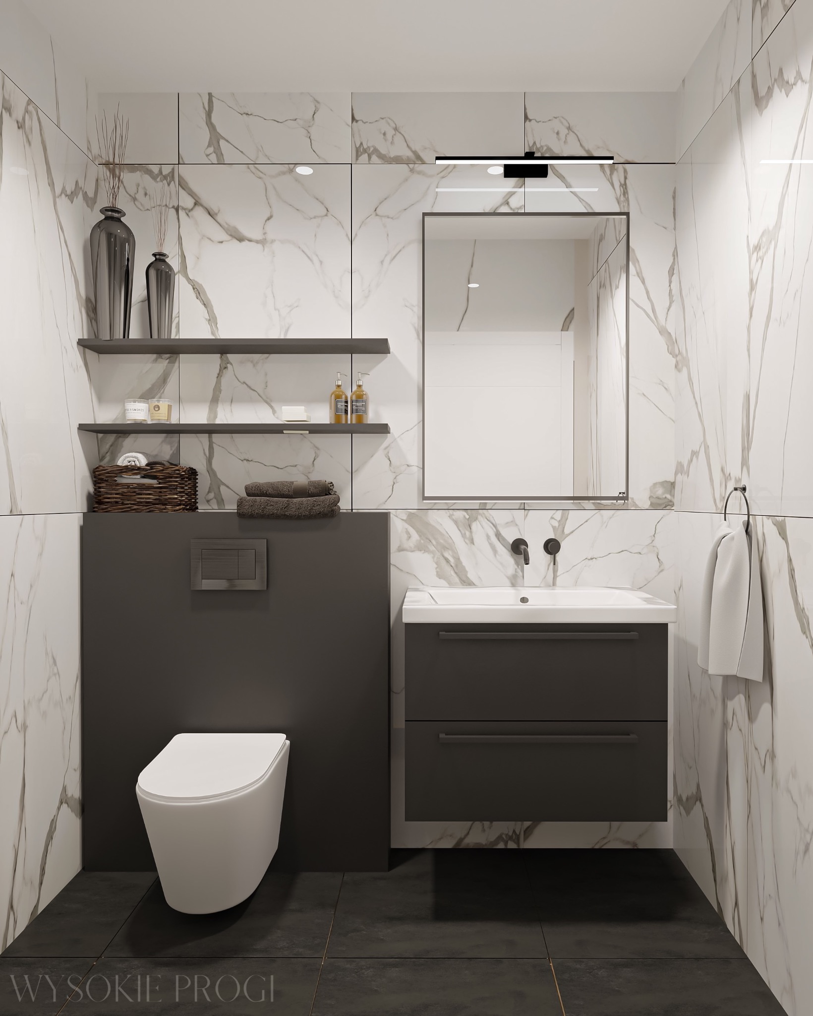 Nowoczesna aranżacja łazienki w Białymstoku z marmurowymi płytkami na ścianach, wiszącą toaletą, szarą szafką pod umywalką i dekoracyjnymi wazonami na półkach.