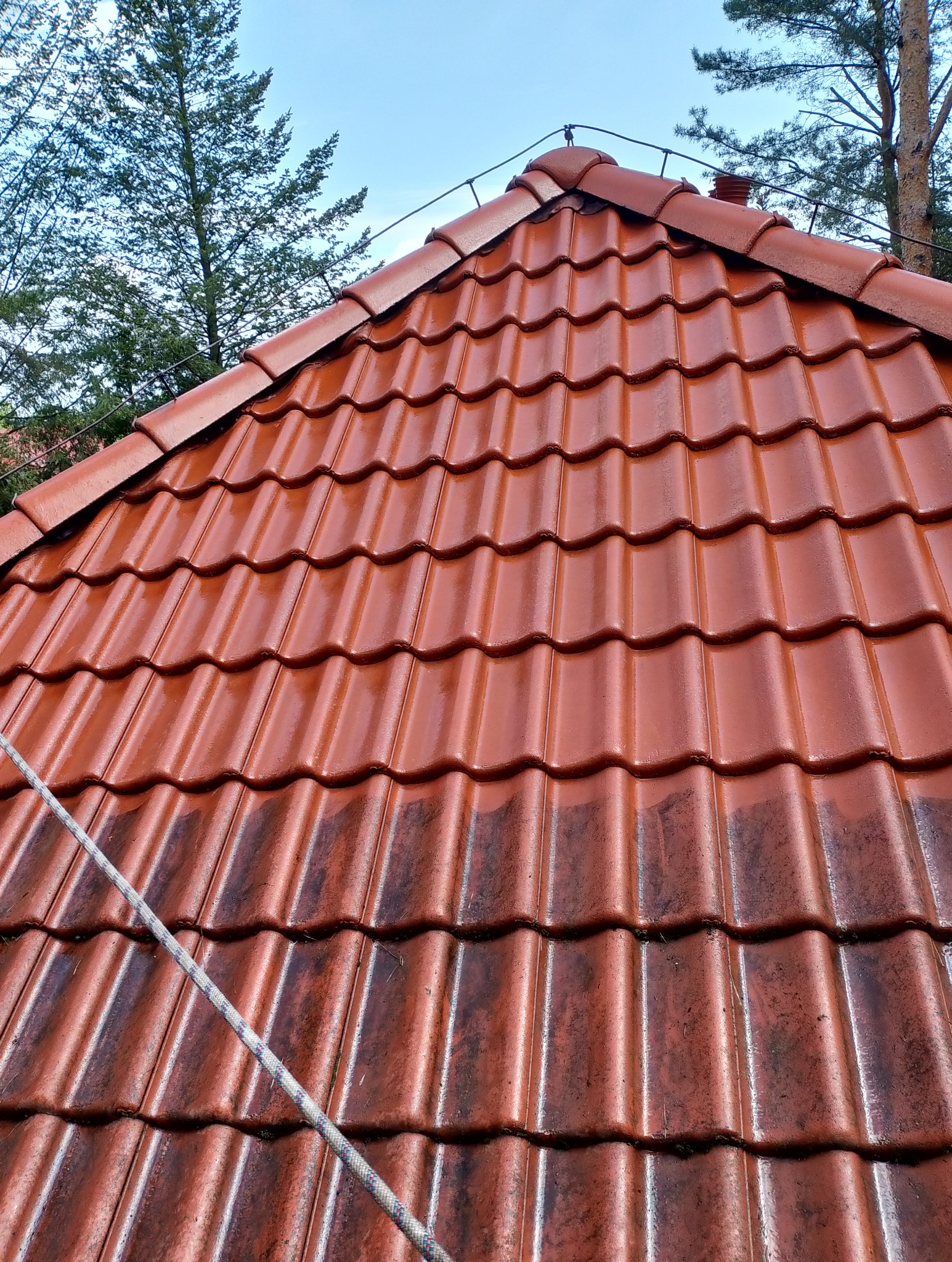 Mycie dachówki betonowej.