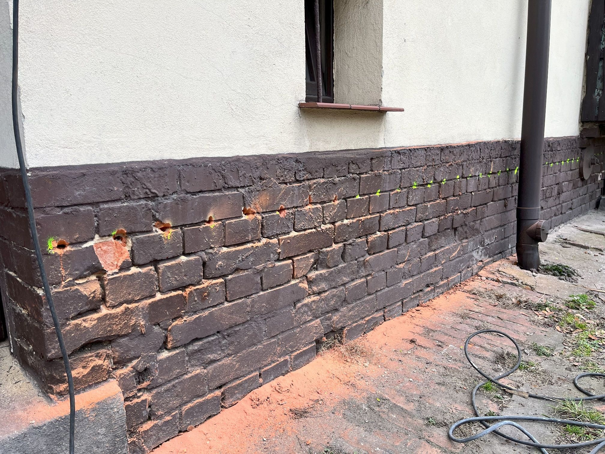 Wiercenia otworów pod iniekcję poziomą.