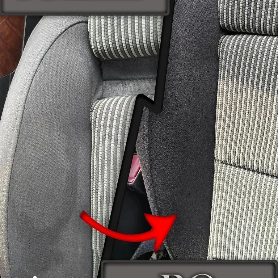 Porównanie: Fotel samochodowy po lewej stronie przed czyszczeniem, widoczny brud, po prawej stronie po czyszczeniu, wyraźna różnica w kolorze i czystości tapicerki.