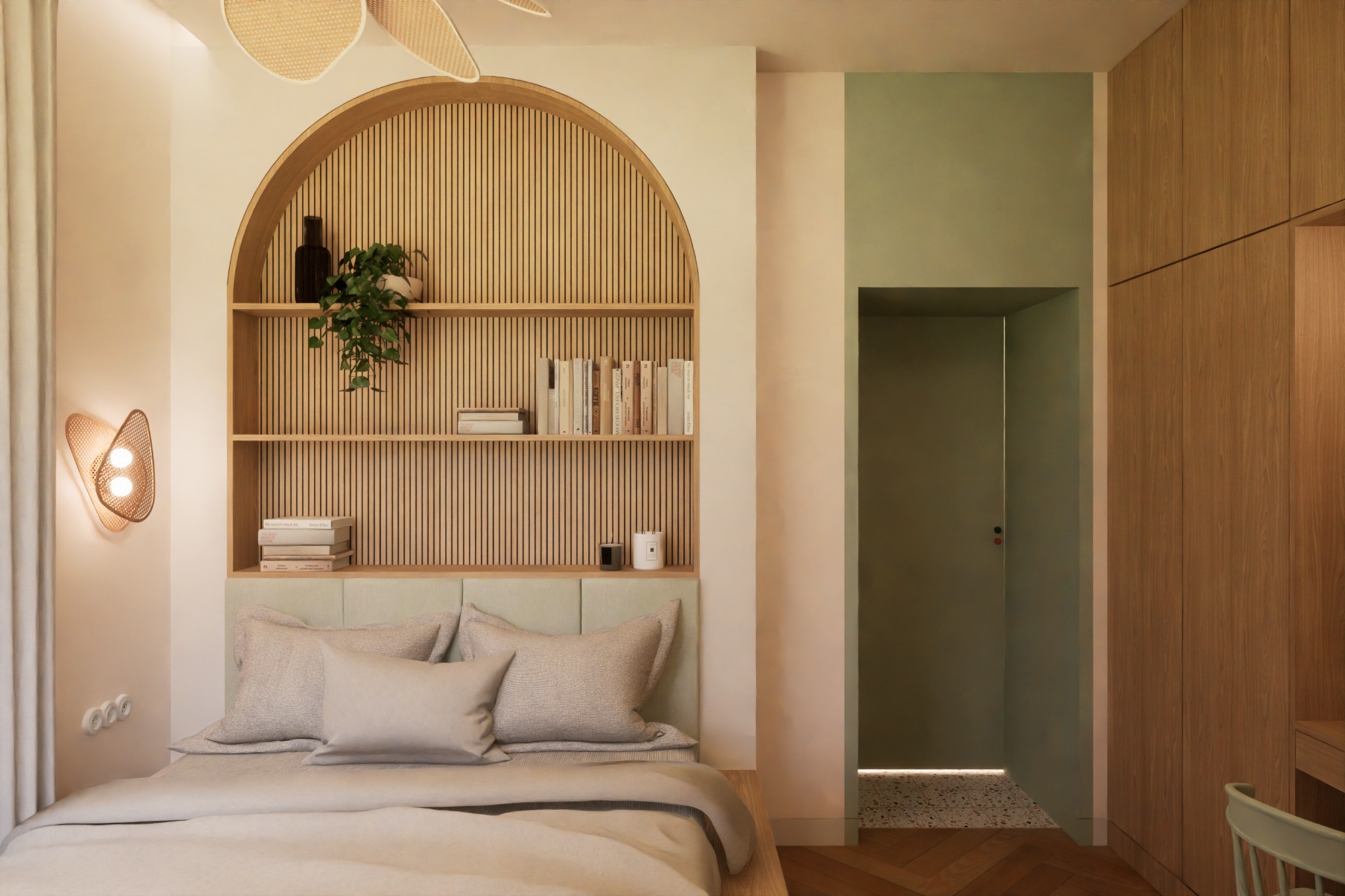 Neutralna sypialnia z łóżkiem z tapicerowanym zagłówkiem, półkami w kształcie łuku z drewnianymi lamelami, dekoracjami i książkami, oraz designerską lampą ścienną z wikliny.
