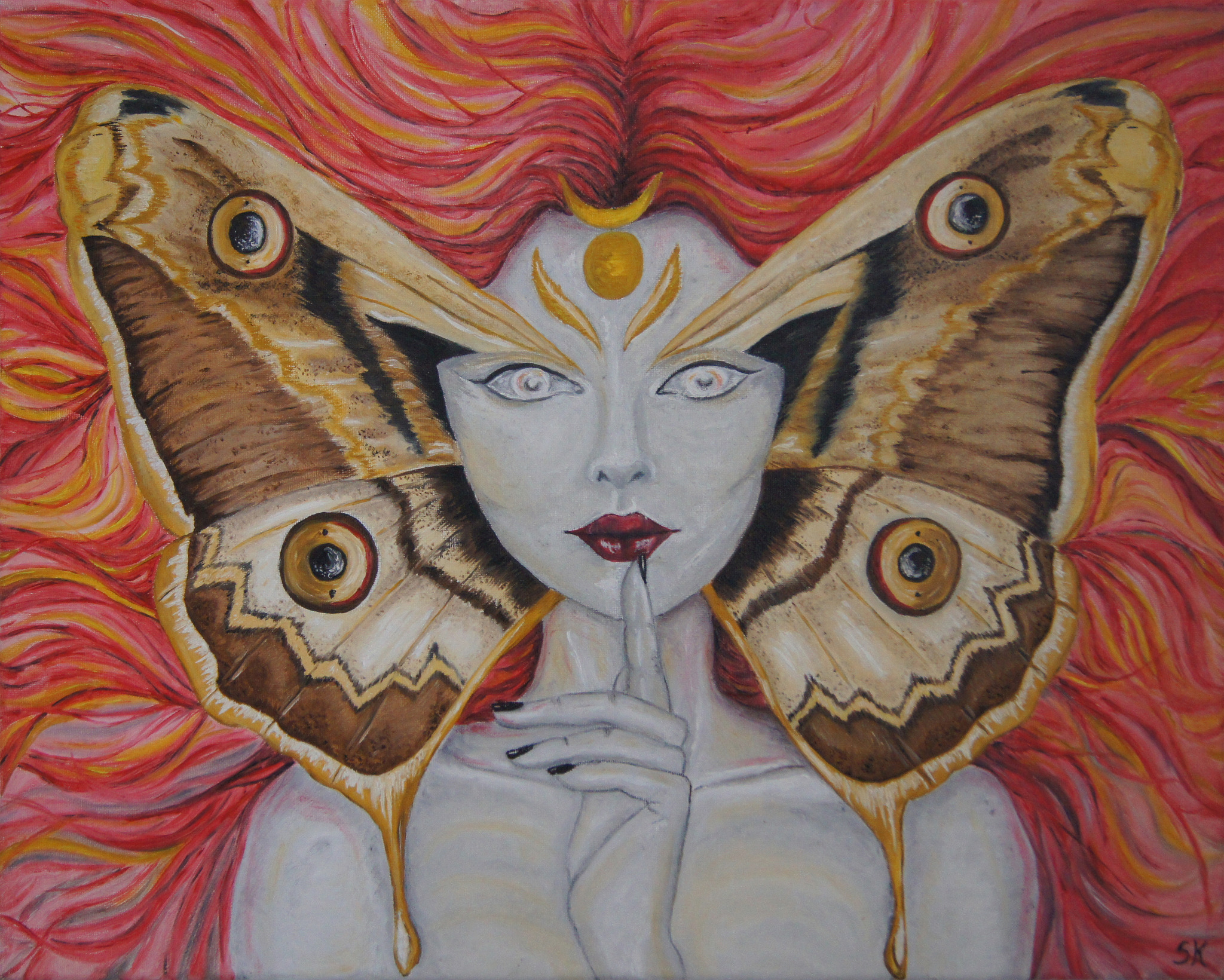 Obraz przedstawiający kobietę z czerwonymi włosami, której skrzydła motyla zakrywają uszy, trzymającą palec na ustach w geście uciszenia.