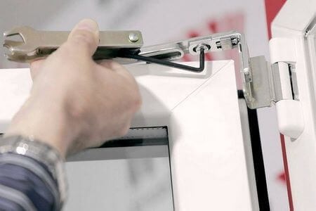 Regulacja okien PVC oraz alu