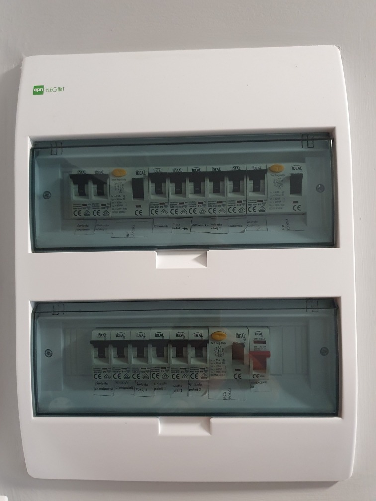 Rozdzielnica w mieszkaniu Kuchnia, Łazienka ,dwa pokoje ,hol