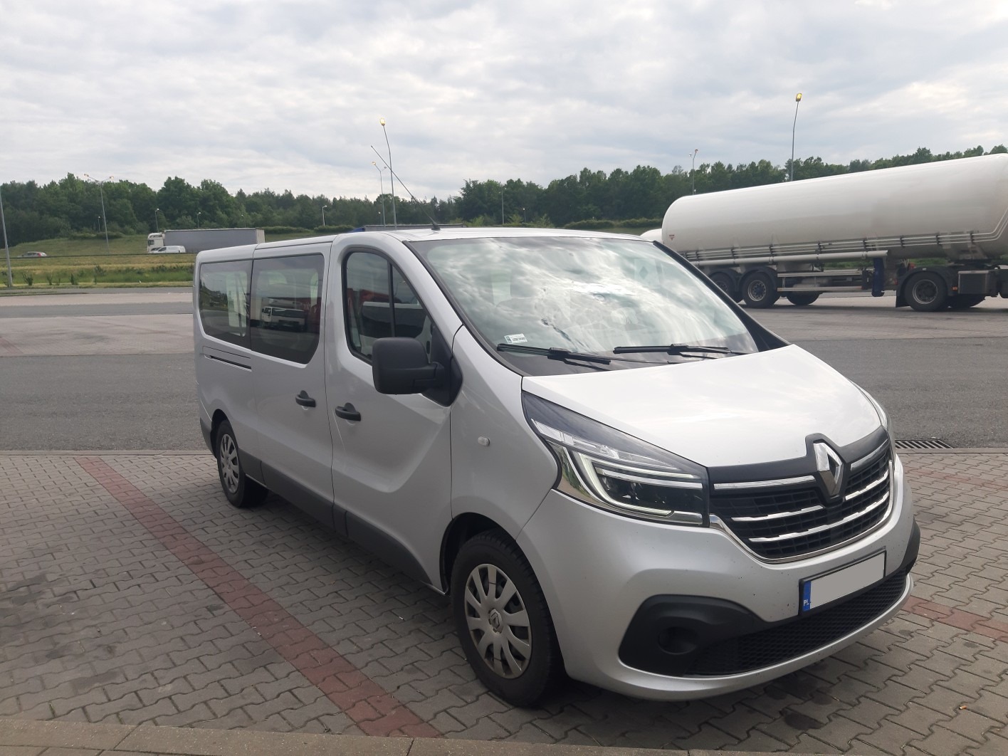 Zalvis-Przewozy-do-Niemiec-Belgii-Holandii-Polski-Bus-Do-Niemiec-Warszawa-Szwajcaria