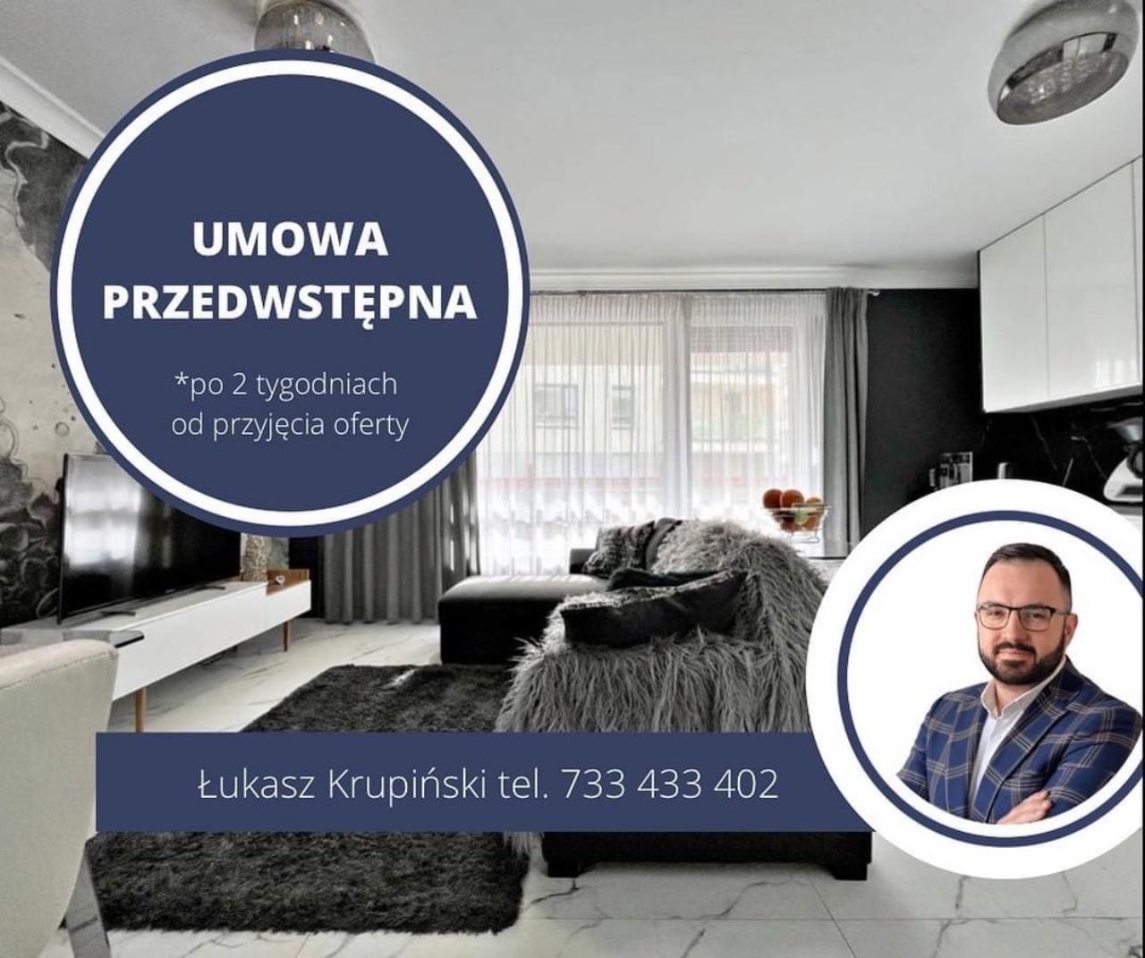 Wnętrze salonu z umową przedwstępną i kontaktem do Łukasza Krupińskiego, aranżacja z szarym dywanem i kanapą z futrzanym pledem, marmurowa podłoga.