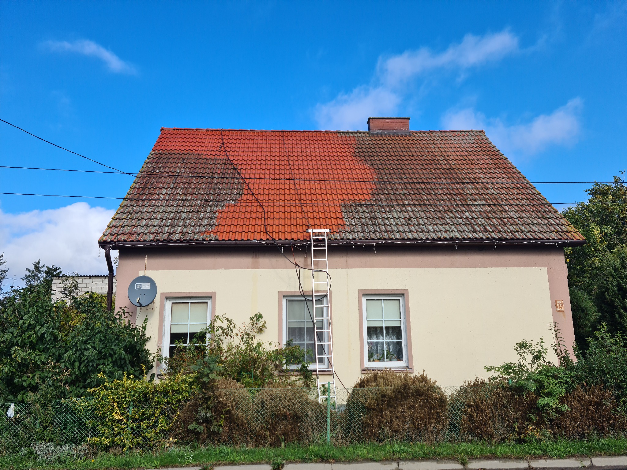 Na zdjęciu widać różnicę części zabrudzonej i doczyszczonej. Różnica znacząca :) !