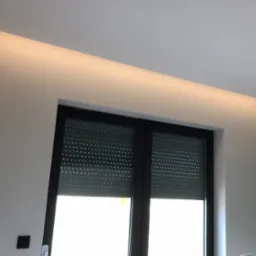 podświetlenie okna zrealizowane za pomocą taśm led