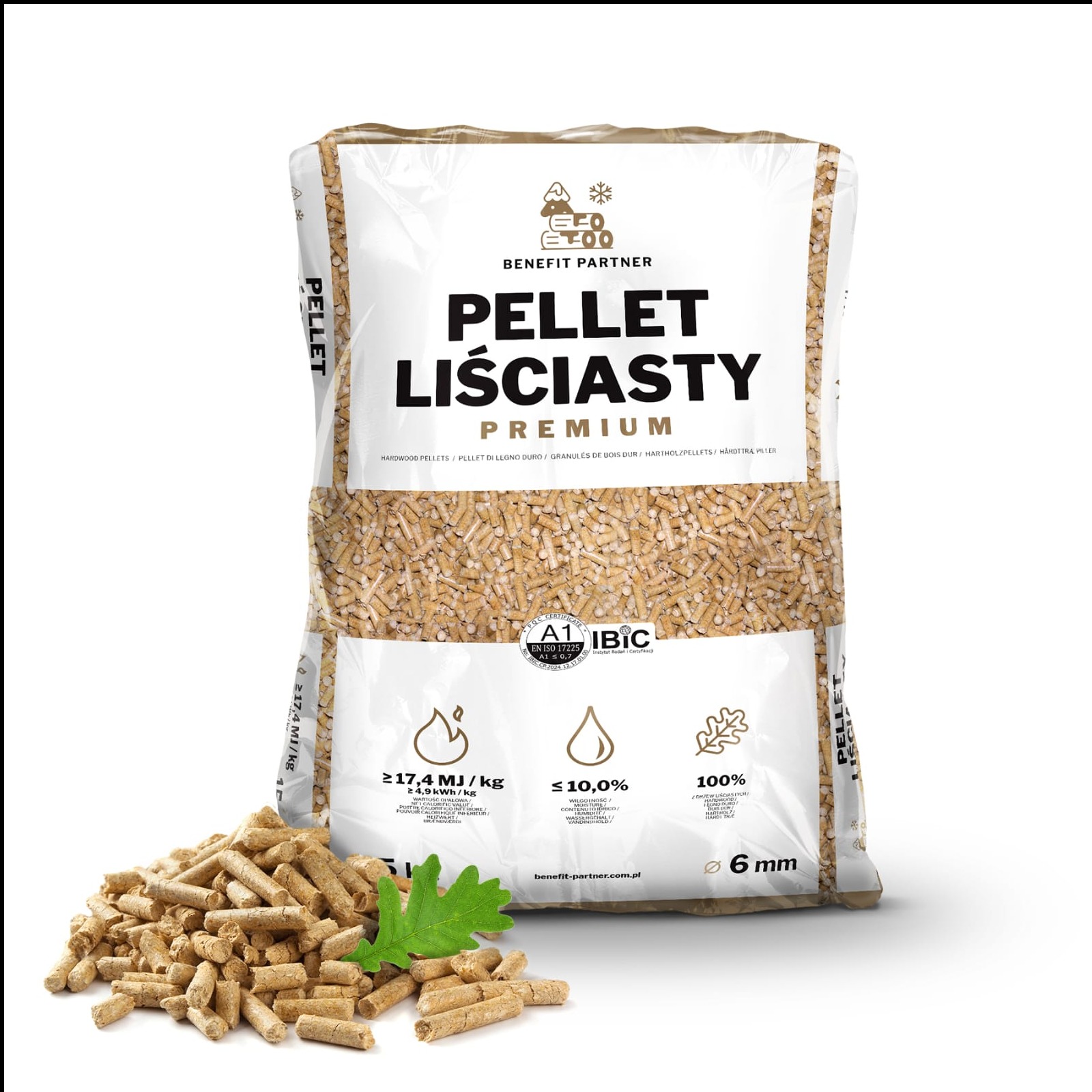 Worek z pelletem liściastym premium, z widocznym certyfikatem A1 IBIC i parametrami technicznymi, obok rozsypany pellet i zielony liść dębu.