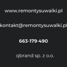 Grafika kontaktowa firmy remontowej: adres strony internetowej, adres e-mail, numer telefonu i nazwa firmy 'qbrand sp. z o.o.' na ciemnym tle z ikonami.