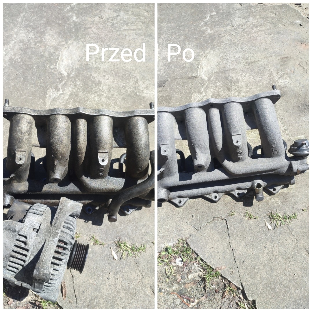 Kolektor ssący silnika samochodowego: stan przed i po obróbce, widoczne różnice w czystości i wyglądzie powierzchni.
