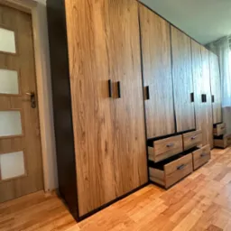 Szafa drzwi szuflady drążki