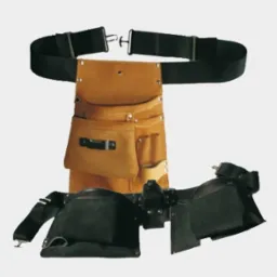 Dwa pasy narzędziowe: jeden skórzany w odcieniach brązu z kilkoma kieszeniami i czarnym paskiem, drugi czarny z licznymi mocowaniami i kieszeniami na narzędzia.