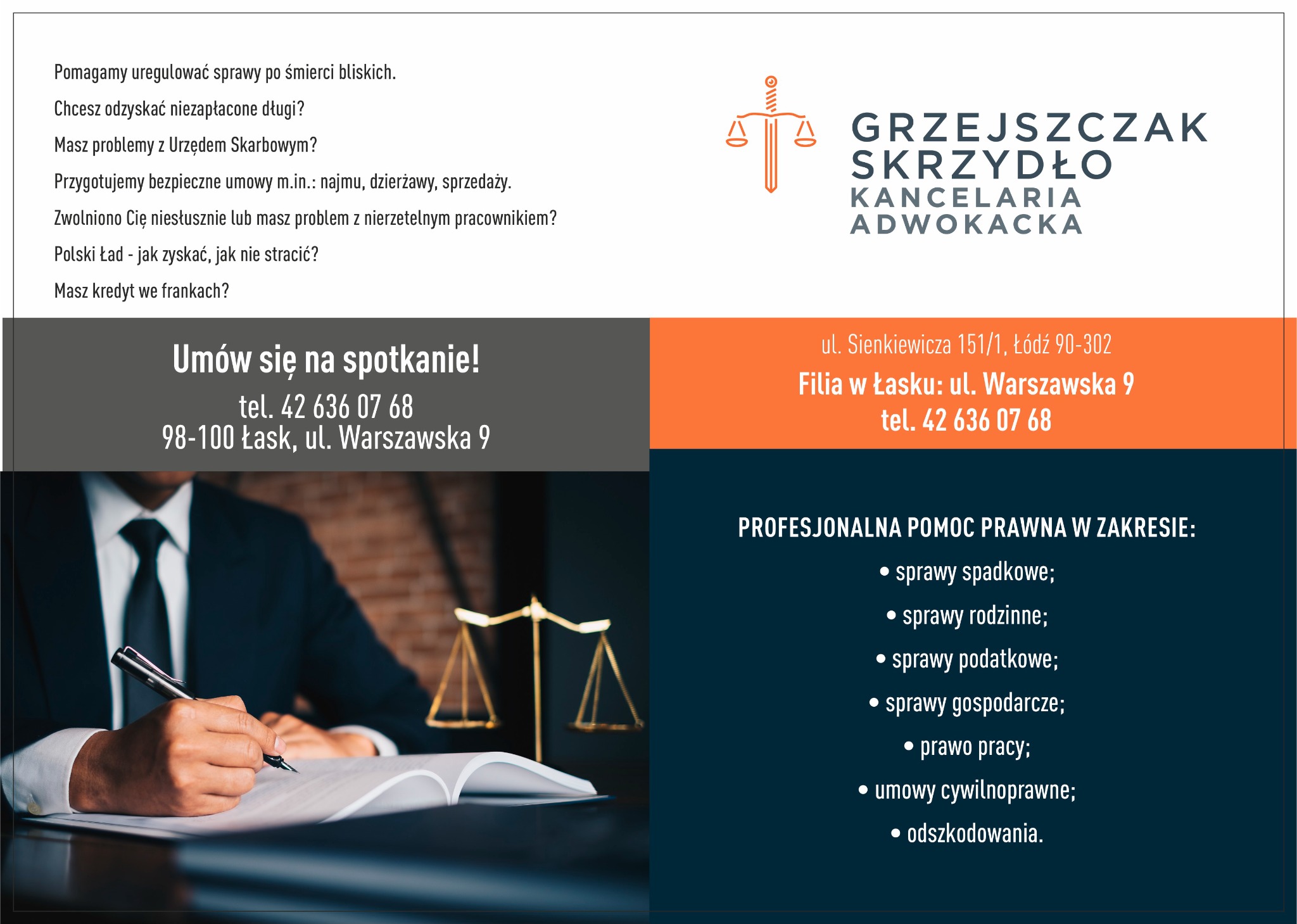 Adwokat w garniturze podpisuje dokument na biurku, w tle waga sprawiedliwości, symbolizująca usługi prawne kancelarii.