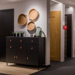 W naszym salonie posiadamy drzwi dla każdego, ekspozycja liczy ponad 90 modeli.