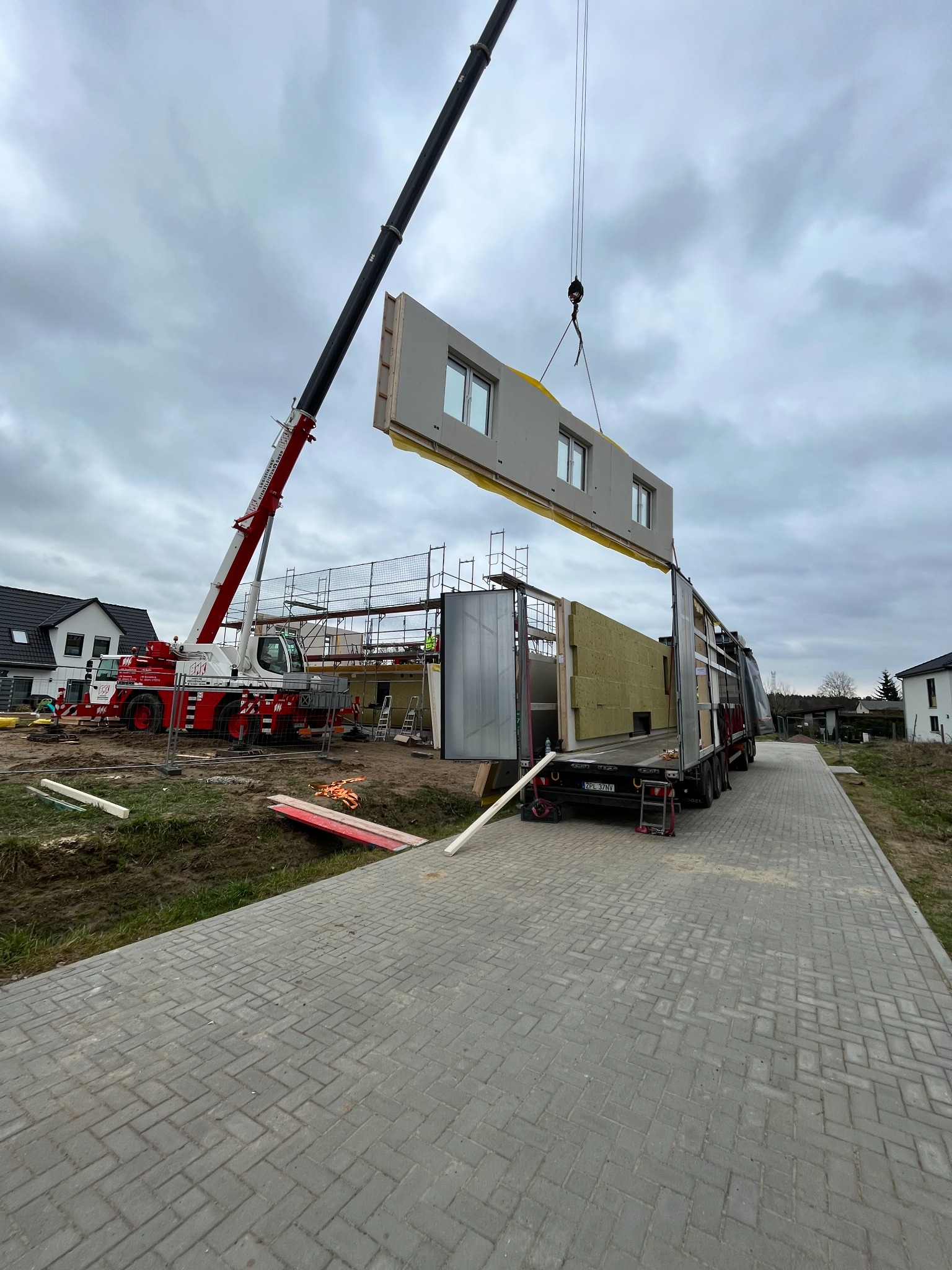 Transport i montaż domów modułowych