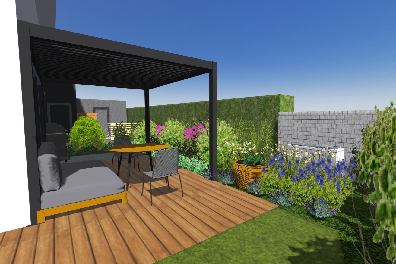 Wizualizacja tarasu z pergolą, drewnianą podłogą, meblami ogrodowymi i roślinami ozdobnymi, w tle zielony żywopłot i mur z fontanną.