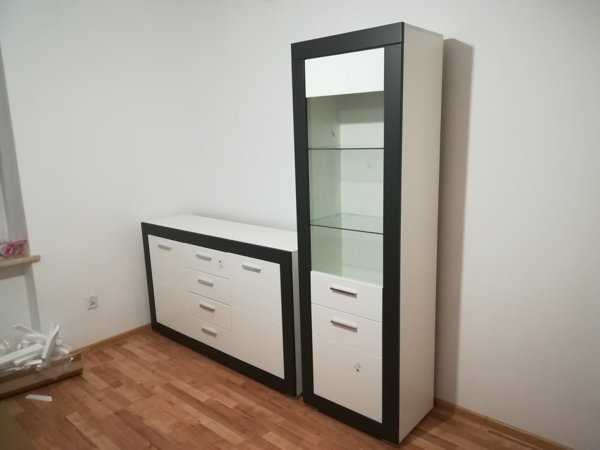 Komoda i witryna BRW