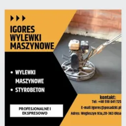 Grafika reklamowa prezentująca zacieraczkę mechaniczną do posadzek na tle świeżo wylanej, szarej posadzki jastrychowej i fragmentu ceglanej ściany, z informacjami kontaktowymi i hasłami reklamowymi.
