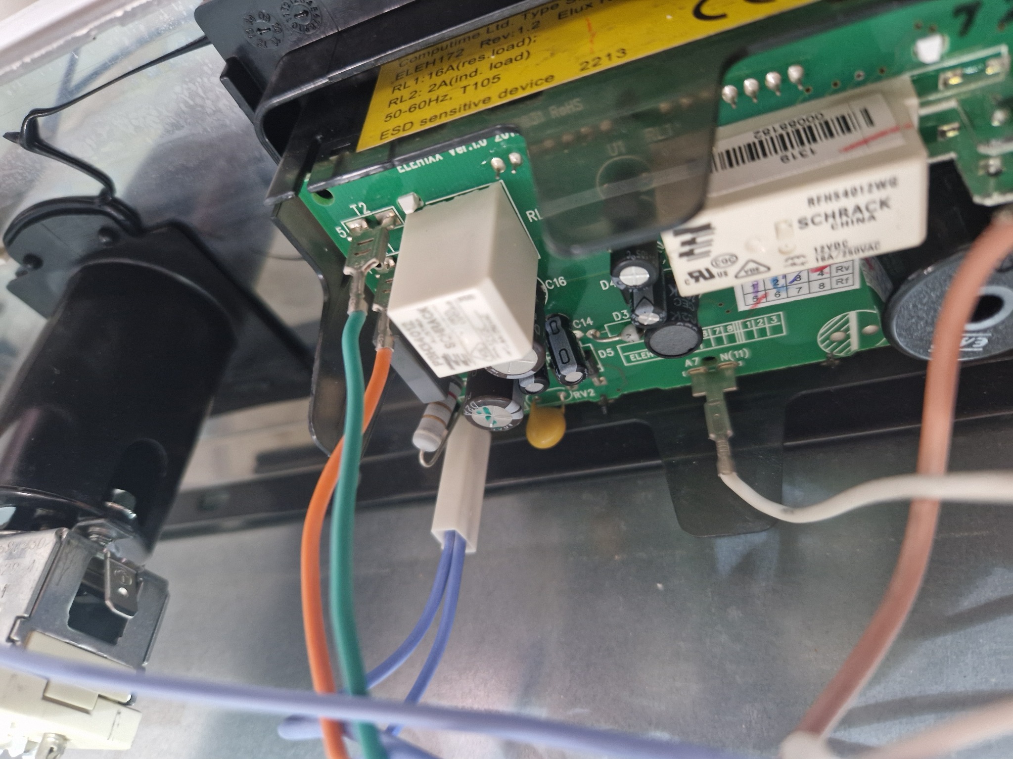 Naprawa piekarników, w tym również elektroniki urządzeń AGD.