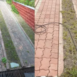 Porównanie stanu kostki brukowej przed i po czyszczeniu, widoczne różnice w kolorze i usunięte zabrudzenia, zarośnięte szczeliny między kostkami.