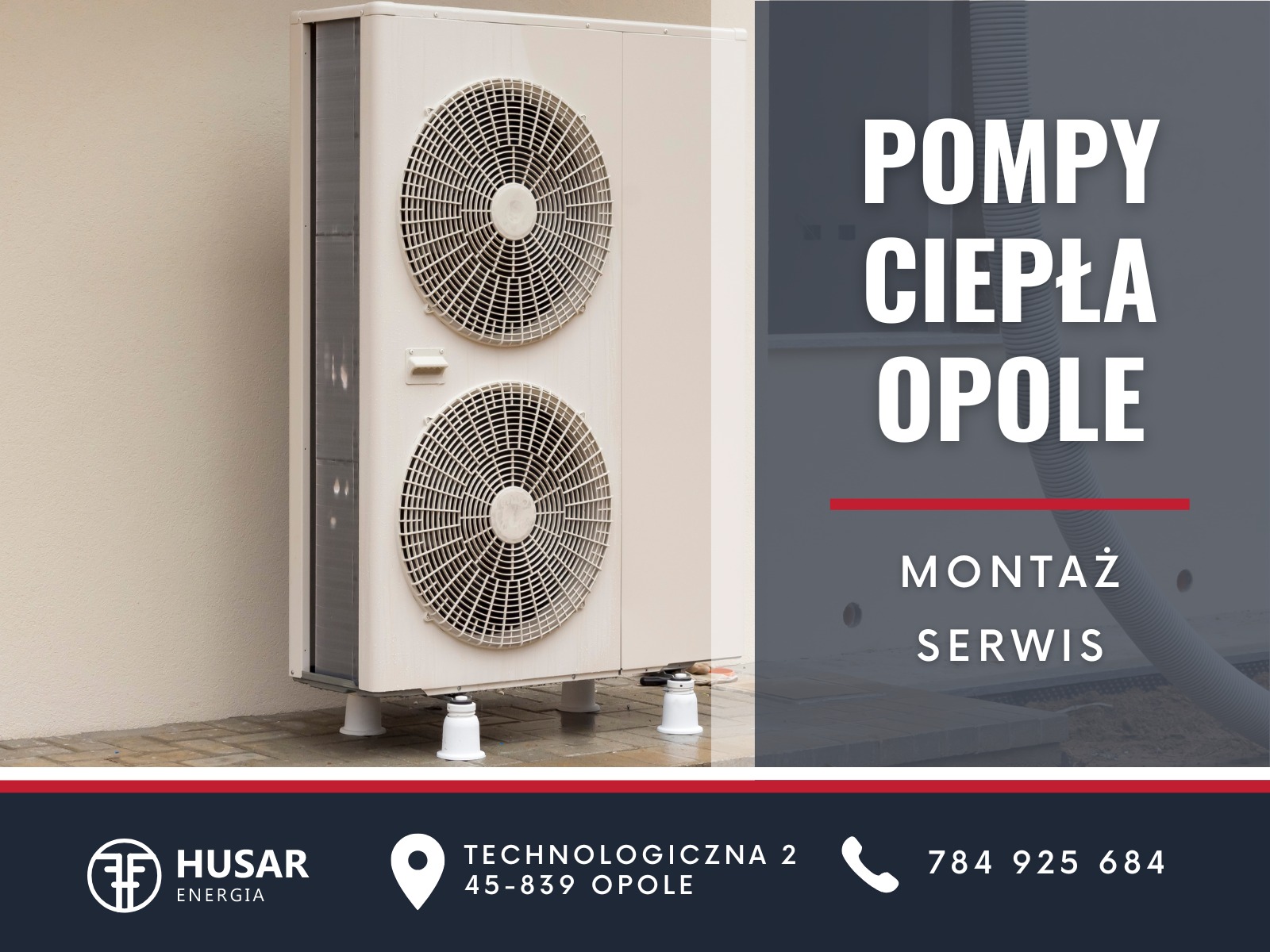 Zewnętrzna jednostka dwuwentylatorowej pompy ciepła zamontowana na białych podkładkach antywibracyjnych, z widocznym szarym przewodem odprowadzającym skropliny.