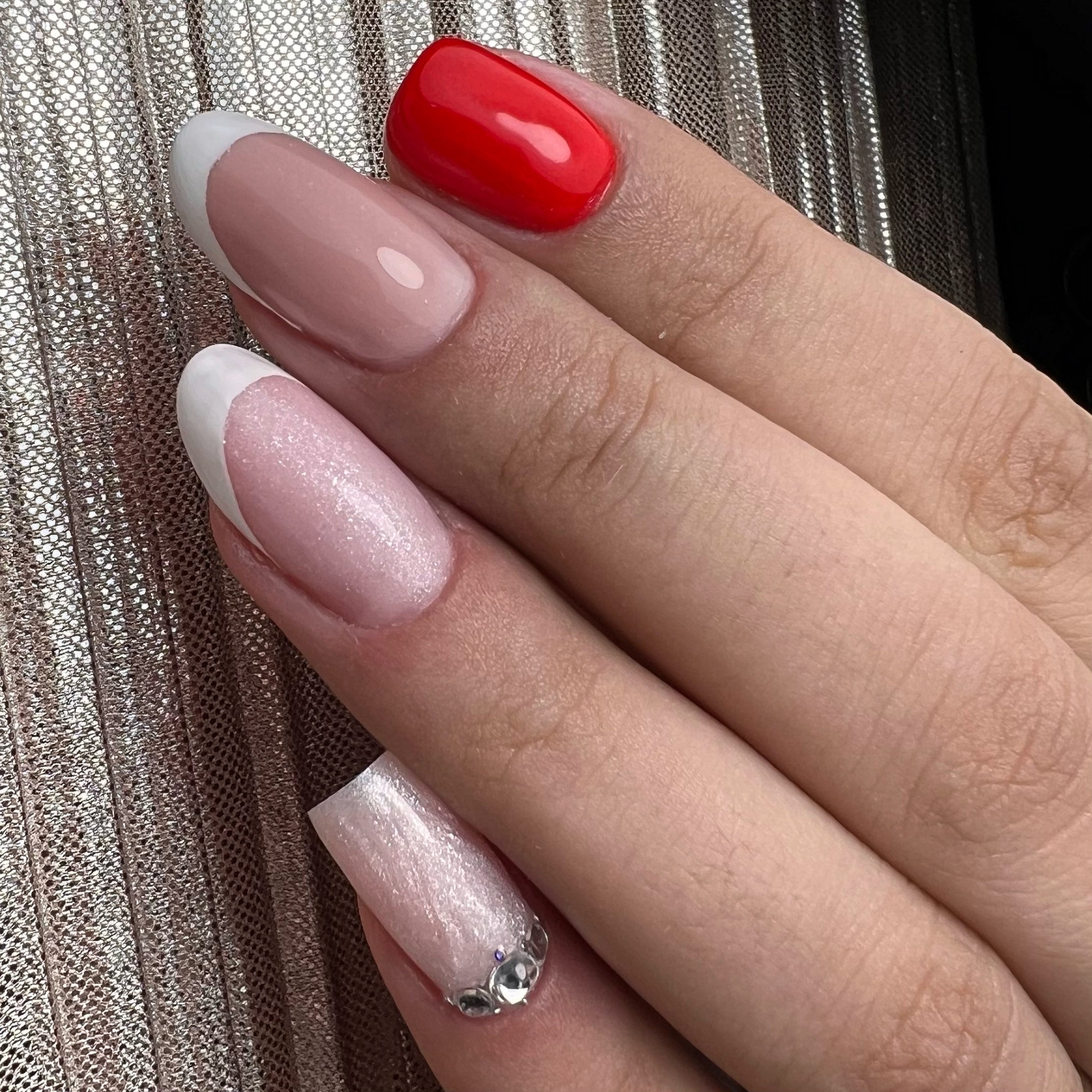 Szkolenie indywidualne - podstawy przedłużania paznokci ( w 85 % samodzielna praca kursantki) - 750 zł