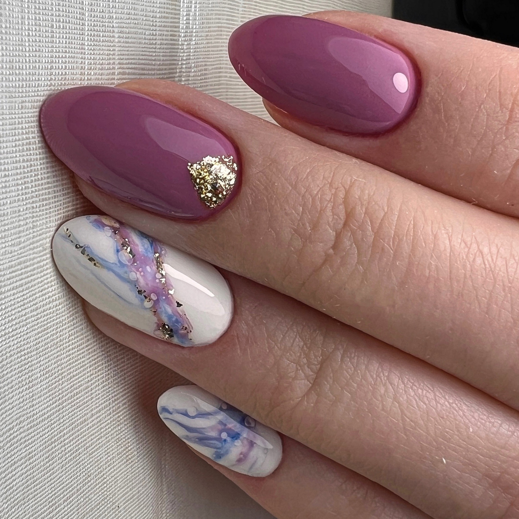 Wzmocnienie naturalnej płytki żelem + hybryda i zdobienie - 130 zł