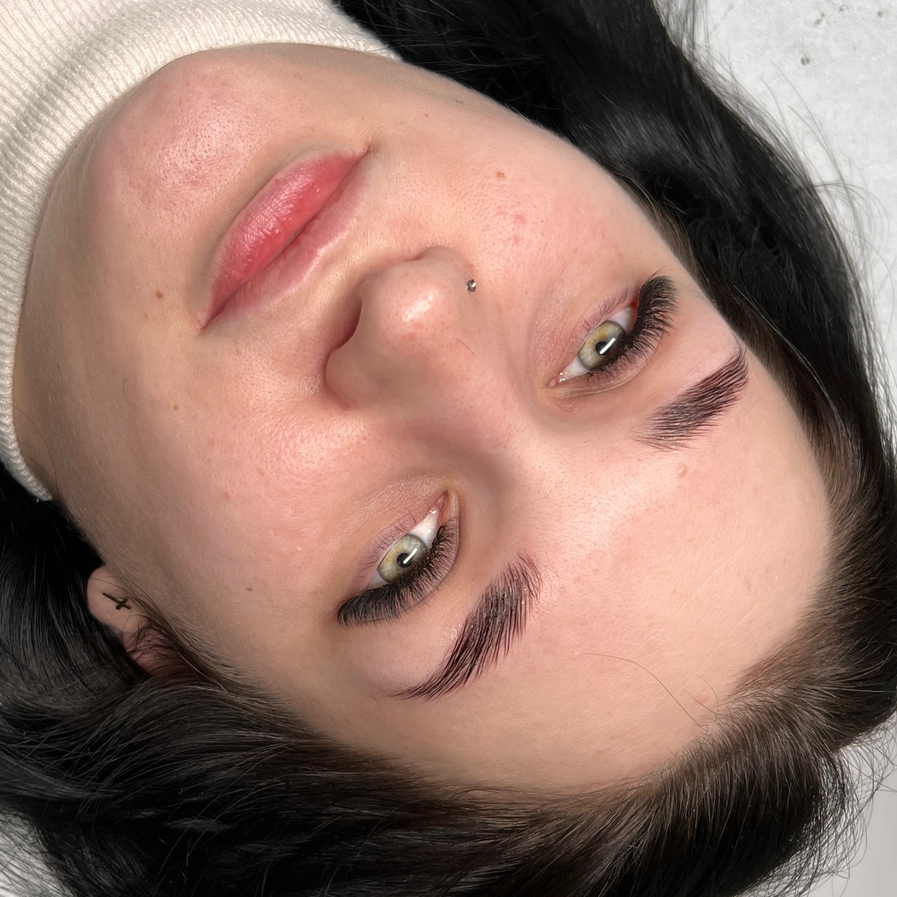 Stylizacja rzęs metodą 4/5D - 170 zł + Laminacja brwi z farbką i regulacją - 120 zł ( razem 290 zł ) .