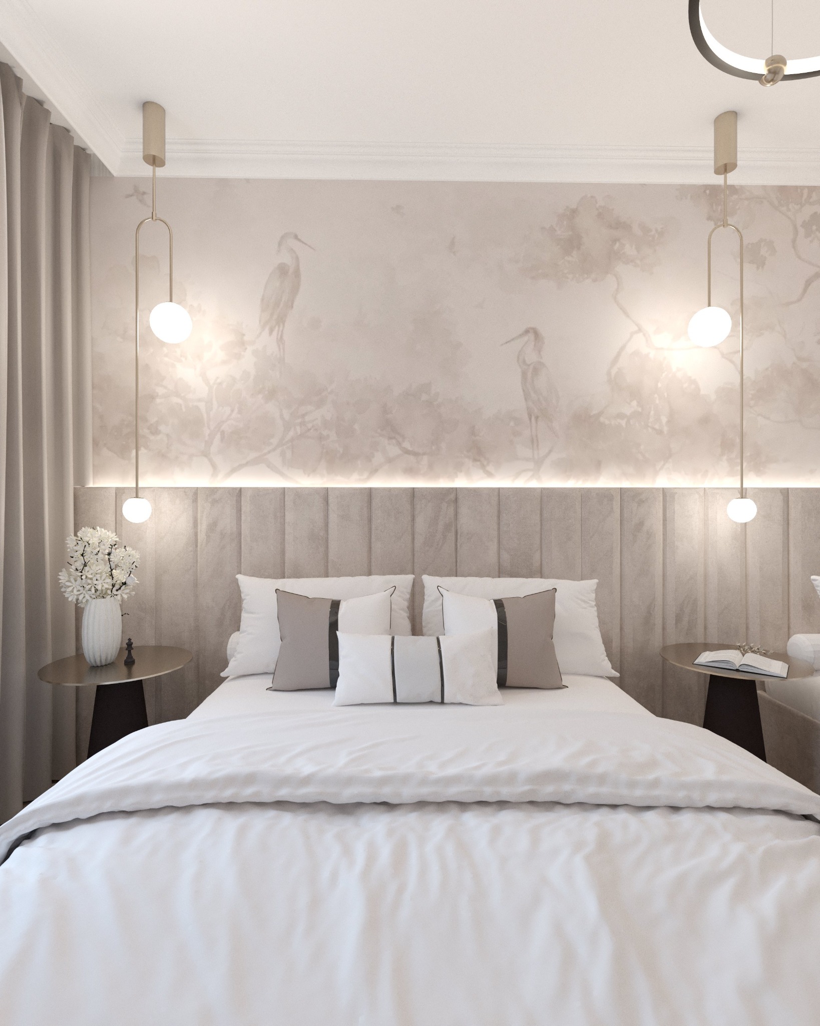 Jasna sypialnia z tapetą w motywy roślinne i ptaków, łóżko z białą pościelą i szarymi poduszkami, stoliki nocne z kwiatami i książką, wiszące lampy kuliste.