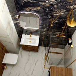 Projekt Kwadrat Studio Aranżacji Wnętrz - Wizualizacja łazienki z czarnymi marmurowymi płytkami na suficie i ścianie, białą umywalką z drewnianą szafką, złotą armaturą i kabiną prysznicową ze złotymi elementami.
