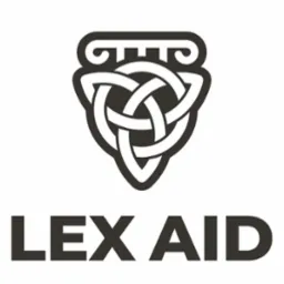 Logo firmy prawniczej Lex Aid z symbolem kolumny i węzła celtyckiego, czarne na białym tle.