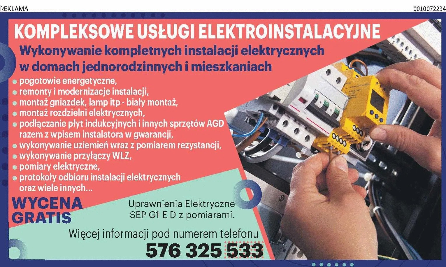 Instalator podłącza przewody do żółtego modułu w rozdzielnicy elektrycznej z użyciem narzędzia, widoczne bezpieczniki i okablowanie.