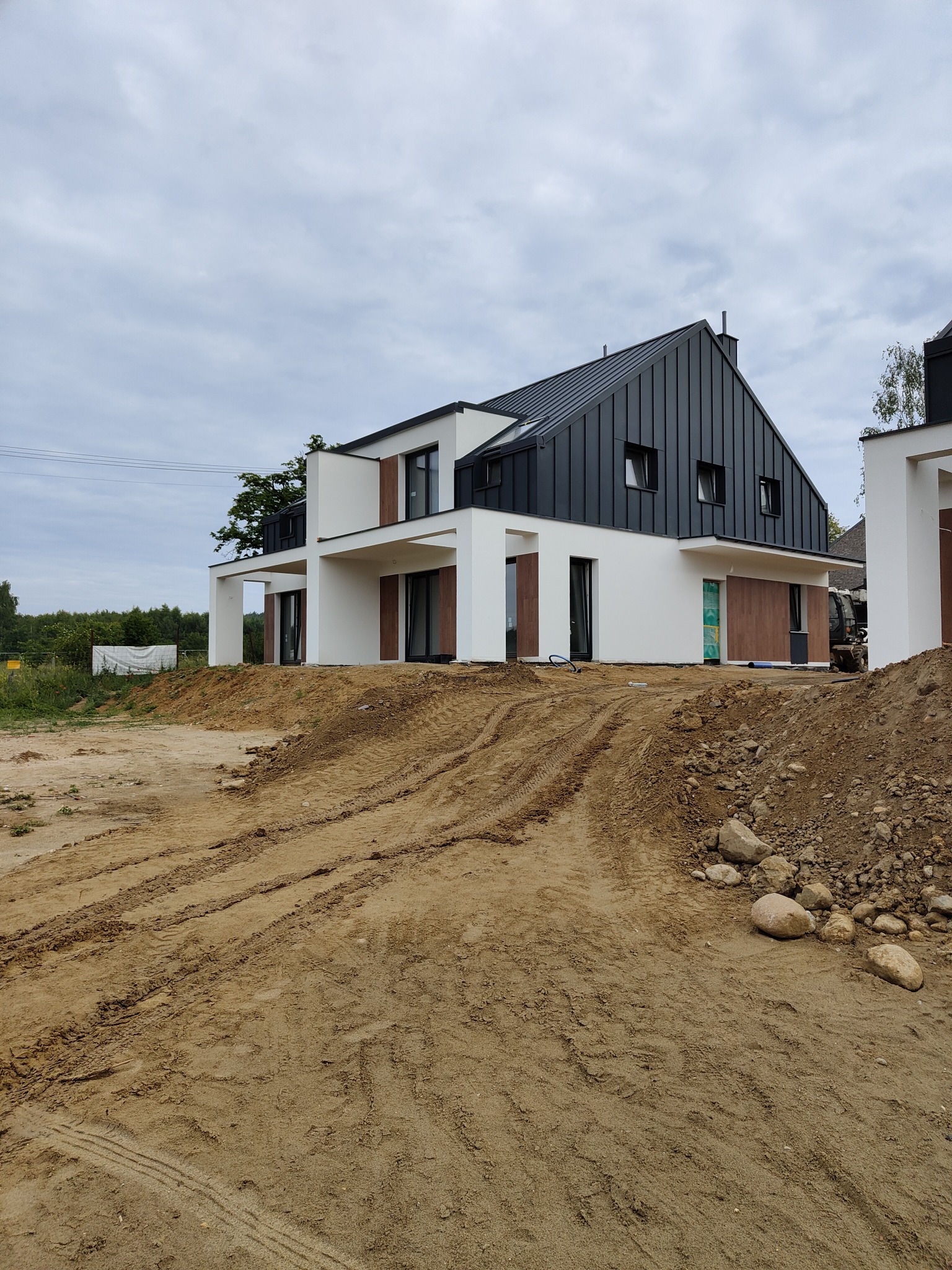 Kompleksowe wykonanie usługi dach i elewacja