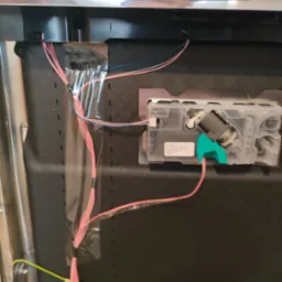 Zmywarka teraz już otwiera zasobnik na tabletki.