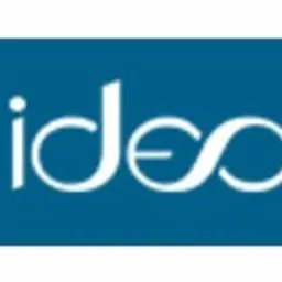 Logo 'ideo' w kolorze białym na jednolitym, niebieskim tle.