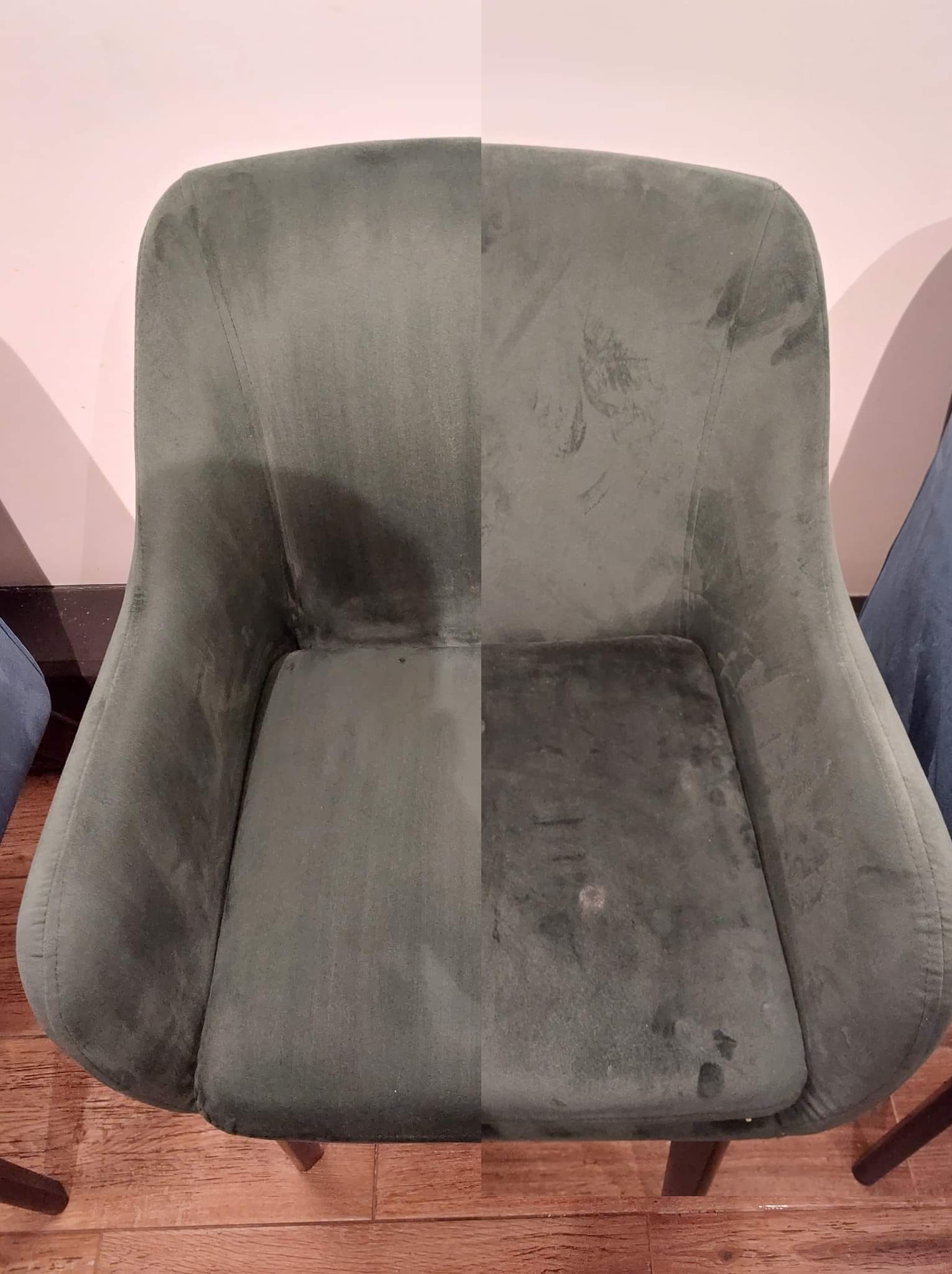 Krzesło tapicerowane z zielonego weluru, pokazujące różnicę przed i po czyszczeniu, lewa strona wyraźnie czystsza od prawej, na której widoczne są plamy
