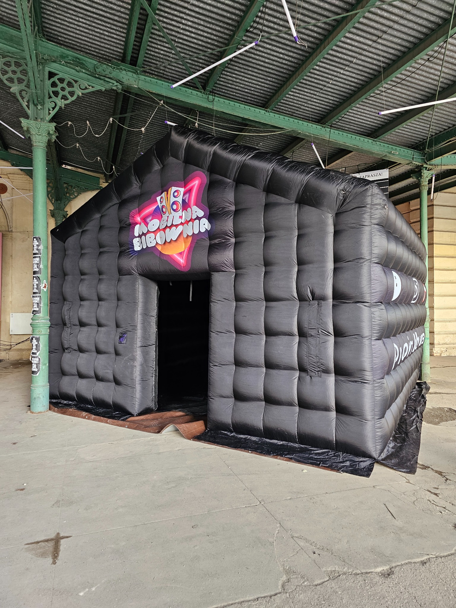 Mieliśmy przyjemność wystawić namiot na Hali Świebodzi we Wrocławiu - kwiecień 2023.